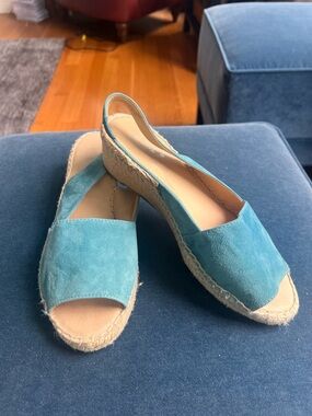 NWOT Carmen Saiz Teal Suede Espadrille Slingback